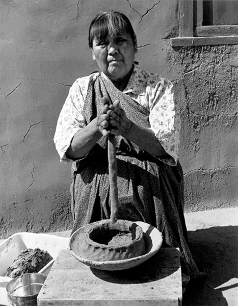 Lorencita Pino, Potter, Tesuque Pueblo